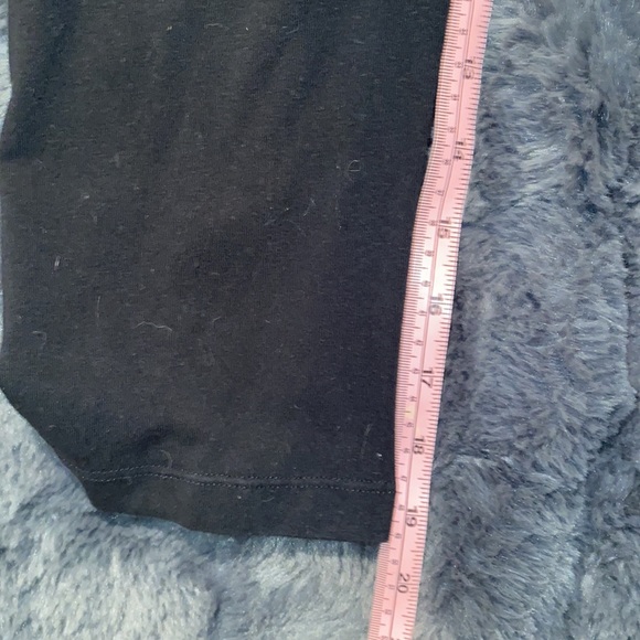 🔴Forever 21 Medium Capri Legging - Picture 5 of 5